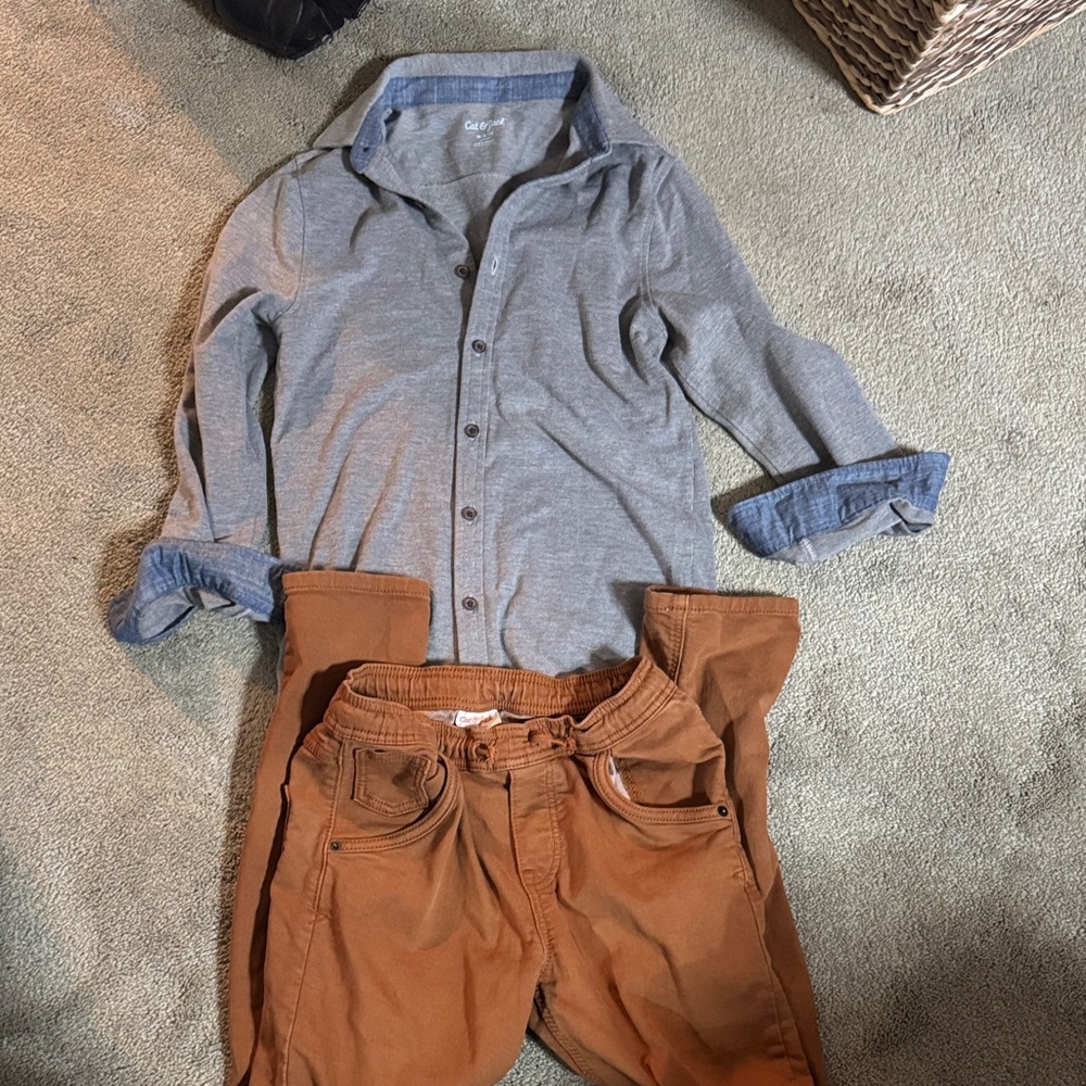 Cat & Jack Gray Button-Up Shirt